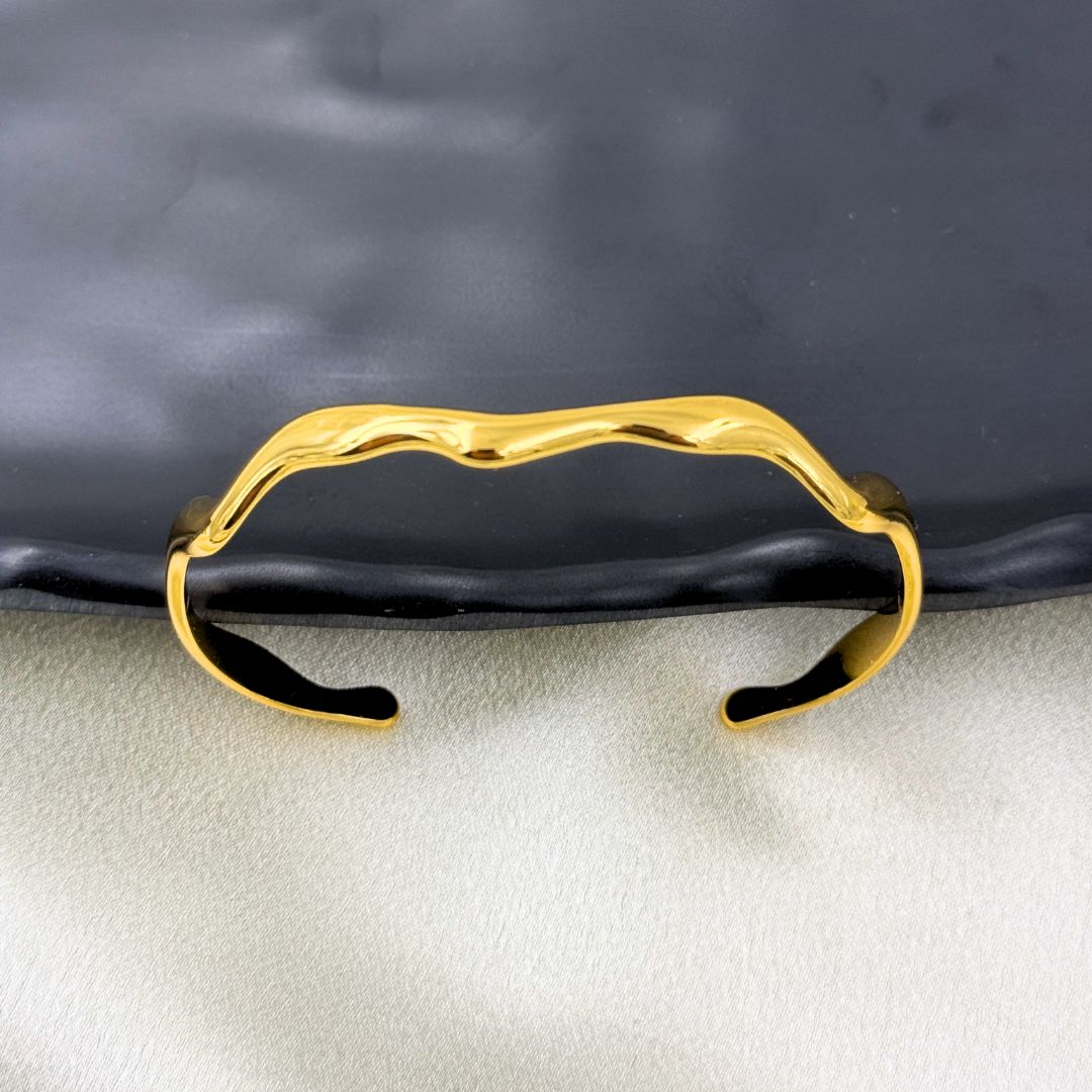 18KT Gold Plated Molora Irregular Cuff Bracelet - Atulya Jewellers