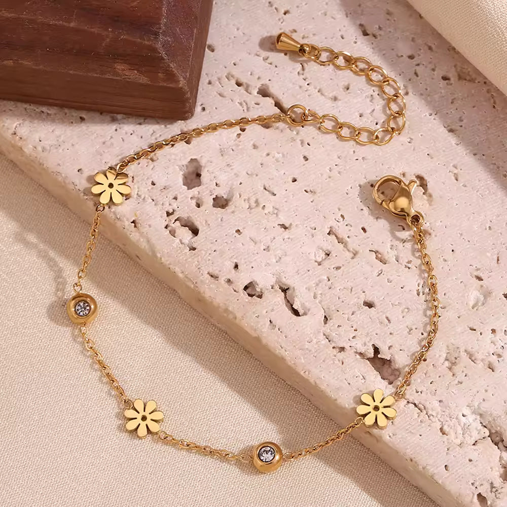 18KT Gold Plated Dainty Daisy Bracelet - Atulya Jewellers