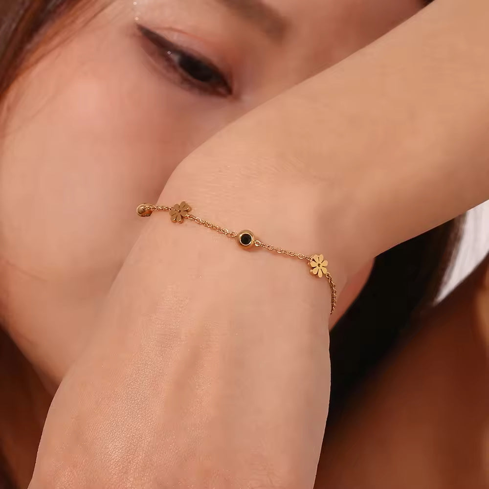 18KT Gold Plated Dainty Daisy Bracelet - Atulya Jewellers