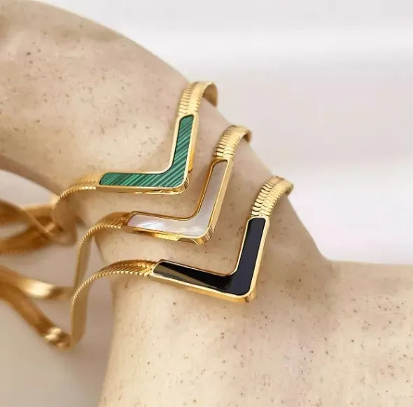 18KT Gold Plated Vee CZ Necklace - Atulya Jewellers