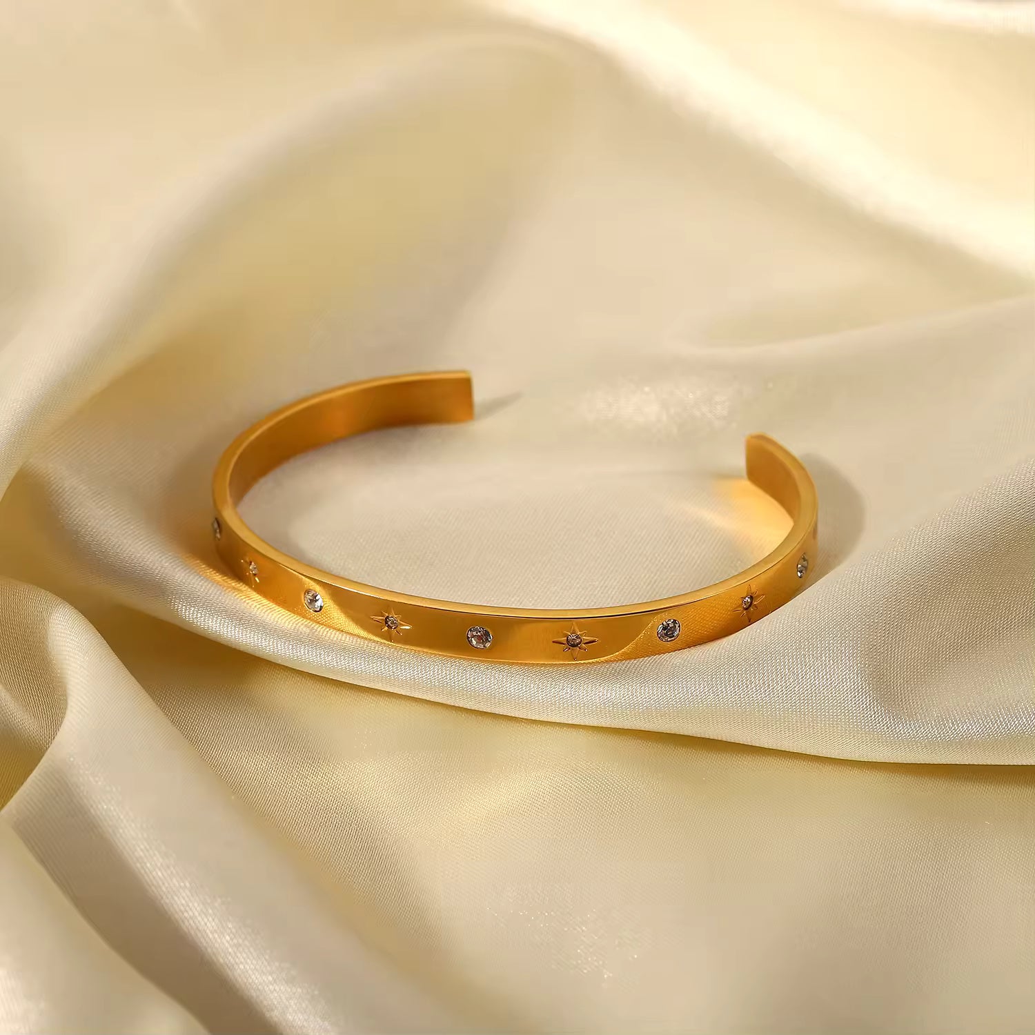 18KT Gold Plated Zoya Cuff Bracelet - Atulya Jewellers