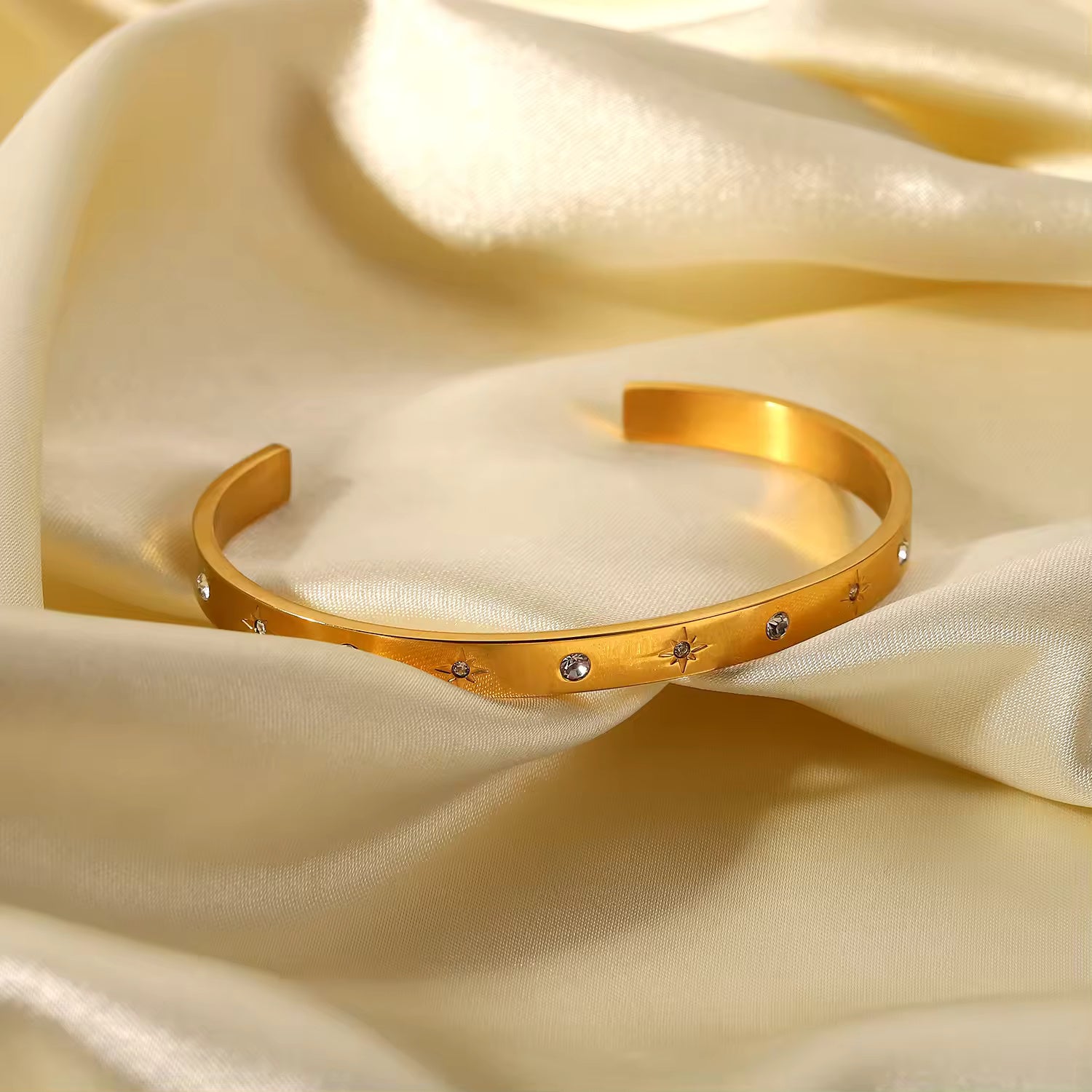 18KT Gold Plated Zoya Cuff Bracelet - Atulya Jewellers