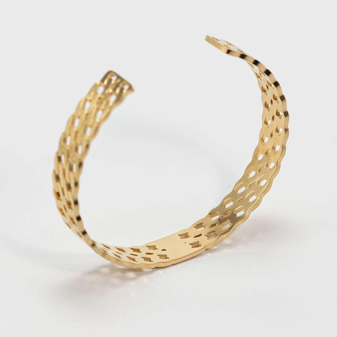 18KT Gold Plated Lucy Cuff CZ Bracelet - Atulya Jewellers