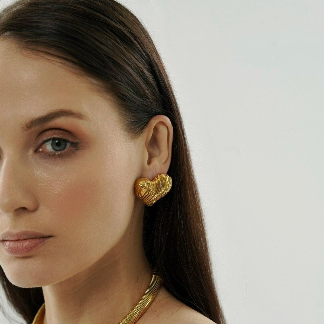 18KT Gold plated Velvet Heart Stud Earrings - Atulya Jewellers