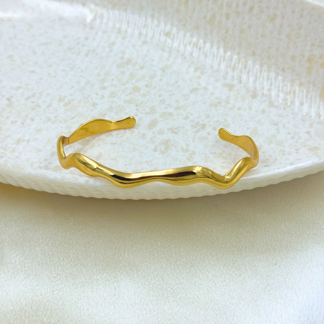 18KT Gold Plated Molora Irregular Cuff Bracelet - Atulya Jewellers