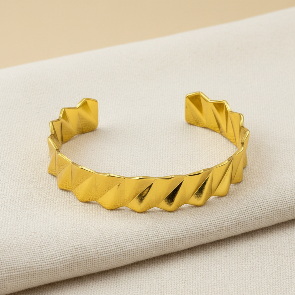 18KT Gold Plated Zig-Zag Cuff Bracelet