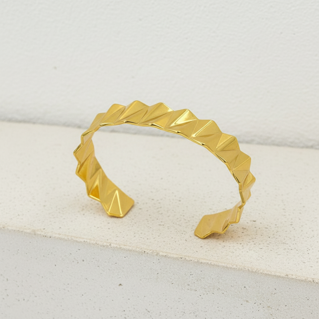 18KT Gold Plated Zig-Zag Cuff Bracelet
