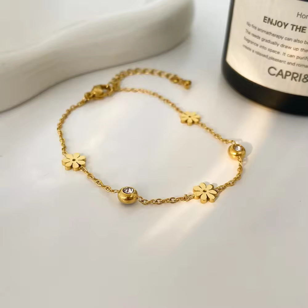 18KT Gold Plated Dainty Daisy Bracelet - Atulya Jewellers