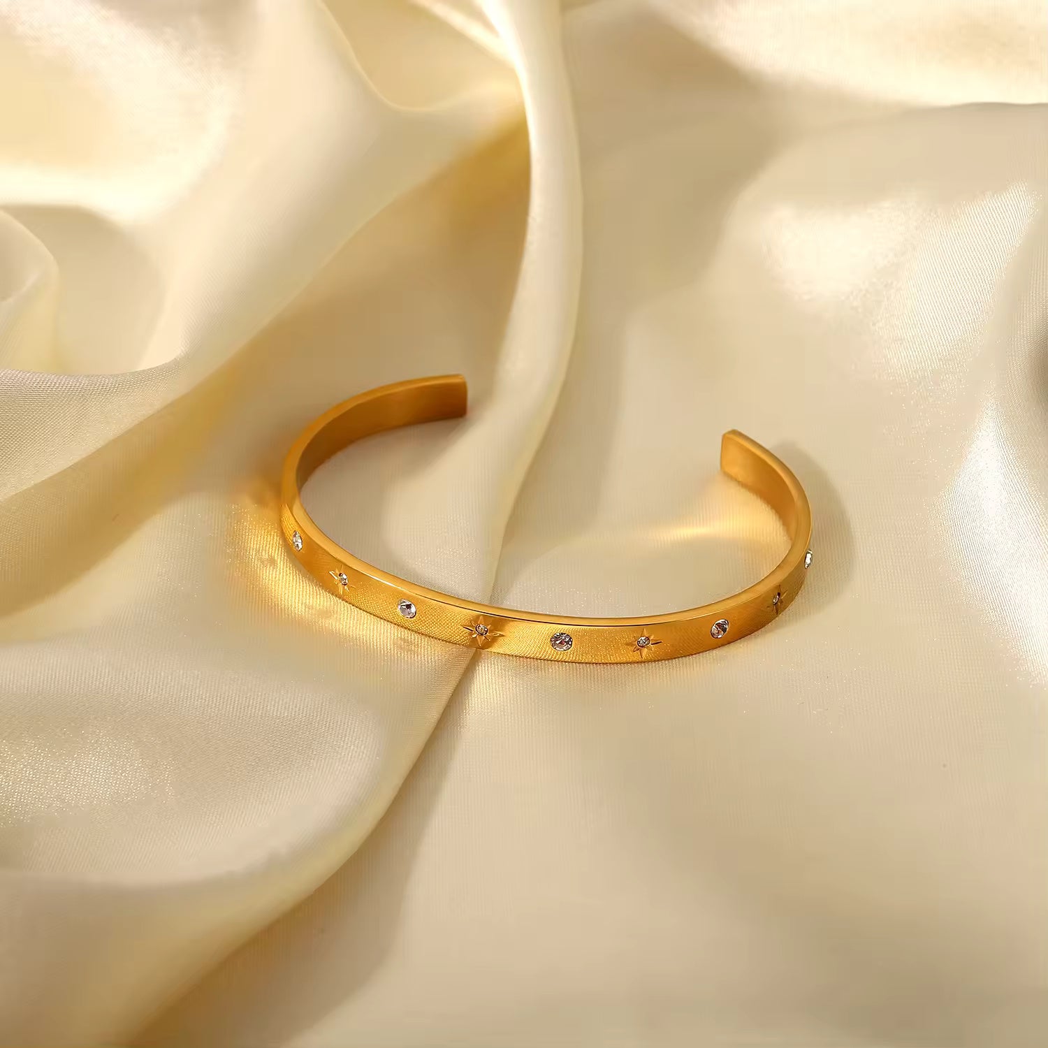 18KT Gold Plated Zoya Cuff Bracelet - Atulya Jewellers